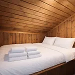 Stylish Near Resort, 200 M To Slopes & Lift Casa de Férias