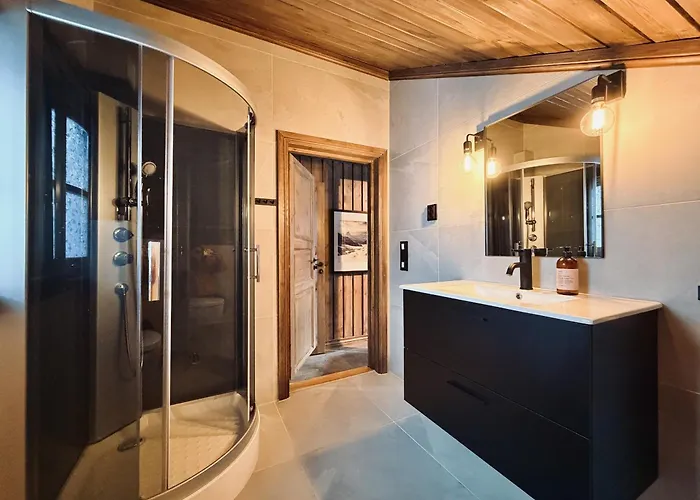 Stylish Near Resort, 200 M To Slopes & Lift Semesterbostad *